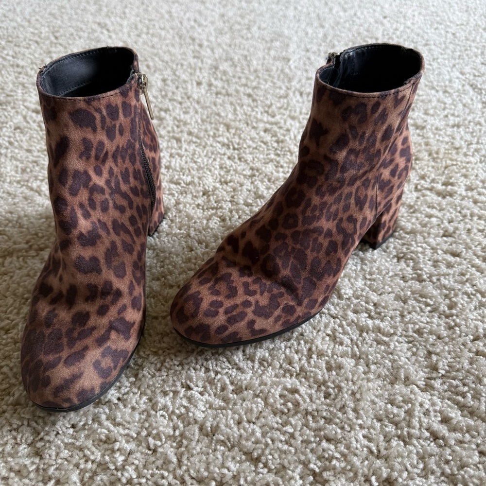 Circus Women’s Faux Suede Leopard Print Ankle Boots Size 7.5